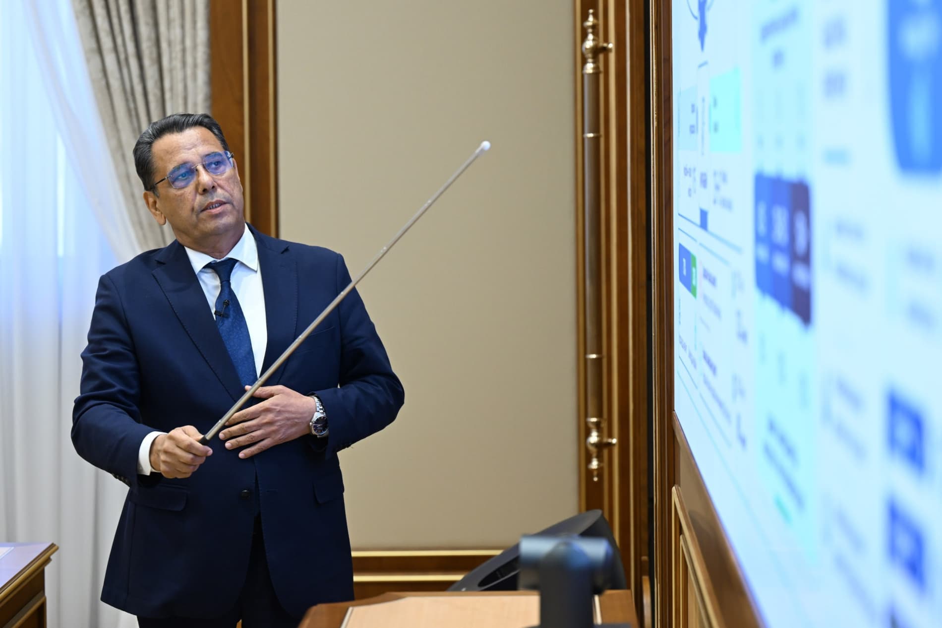 President reviews further measures to reform school and higher education
